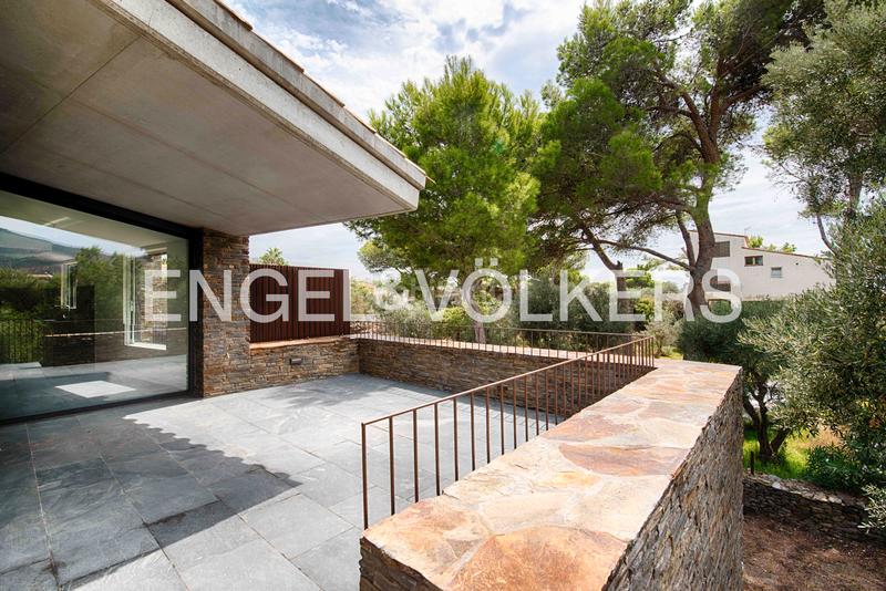 Foto 9ce49a97-4838-41f7-9f1c-f8839169dfa0. Casa  contemporánea de alto standing con jardín, estudio independiente y posibilidad de piscina en Cadaqués
