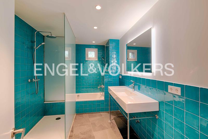 Foto a812d672-0ede-4c2a-a774-c81720b0fa5a. Casa  contemporánea de alto standing con jardín, estudio independiente y posibilidad de piscina en Cadaqués