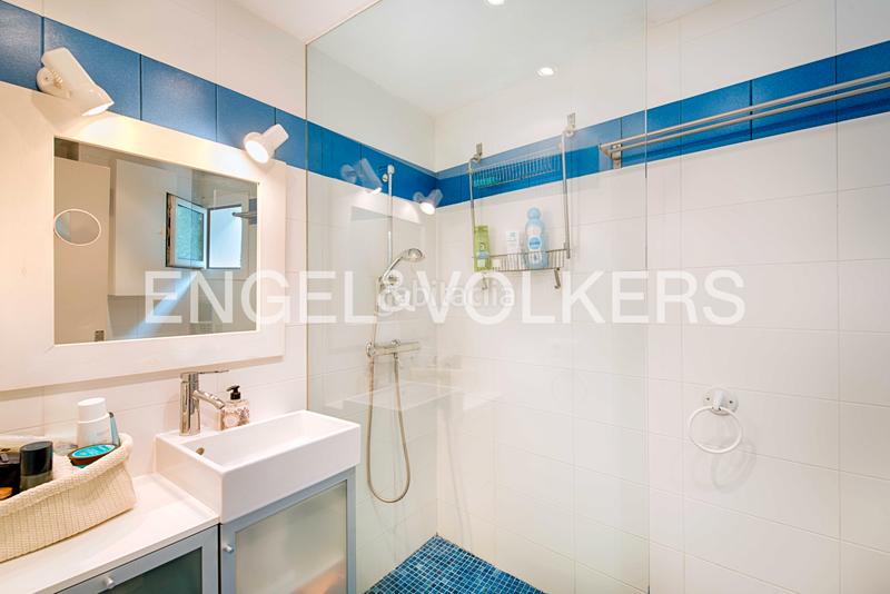 Foto 0be70b73-5813-4c60-97bf-65f994c48c85. Apartamento encantador ático con terraza soleada y licencia turística en Cadaqués