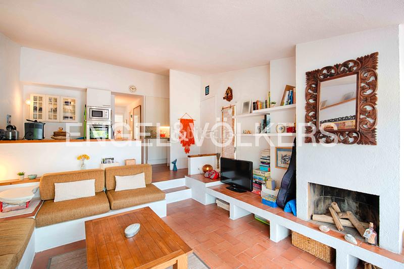 Foto 10fb3e3a-e24b-445f-ac98-d106299ad671. Apartamento encantador ático con terraza soleada y licencia turística en Cadaqués