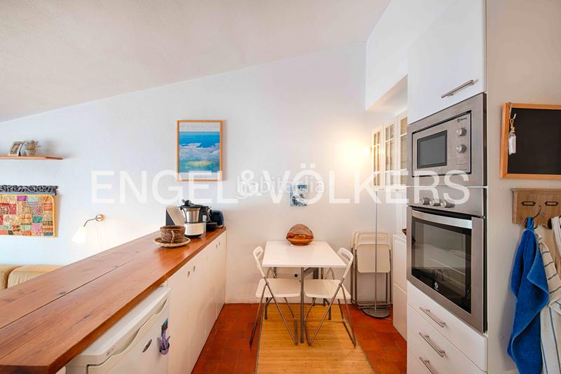 Foto 9684e473-9d4f-4d2c-b30d-019192a1051a. Apartamento encantador ático con terraza soleada y licencia turística en Cadaqués