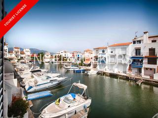 Reihenhaus  Carrer port empúries. Encantadora casa de pescador con amarre y licencia turística