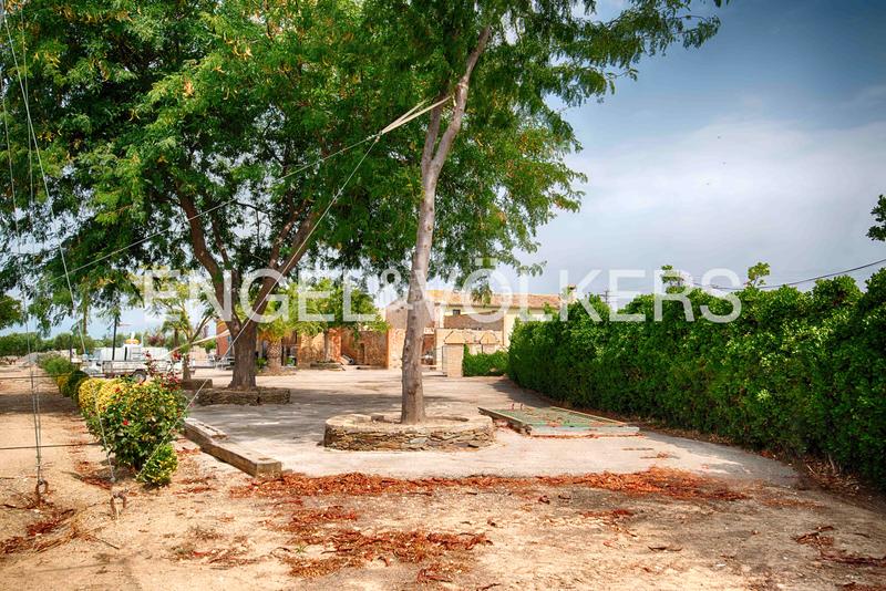 Foto 5c2f9b45-d0dd-4835-8fce-9066cd9f6d73. Casa con camino in Castelló d´Empúries