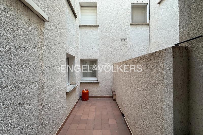 Foto 08e22df6-83e6-483c-9ad2-f3e28e954c01. Piso espacioso apartamento en el corazón de La Vila en Llançà