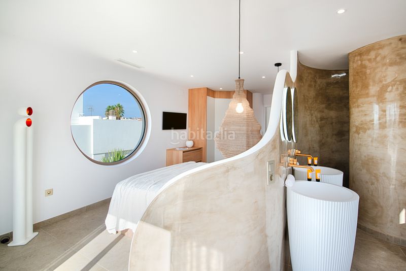 Foto ded8c340-7c1a-44e2-8241-35d9fabb80c8. Xalet amb aparcament piscina a Segre - Ebre - Ter Empuriabrava