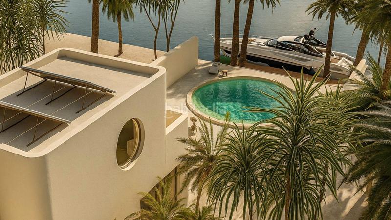 Foto e1b2b528-c975-475f-81f7-0fcb7e35b8dd. Chalet magnífica villa contemporánea con amarre privado en Empuriabrava