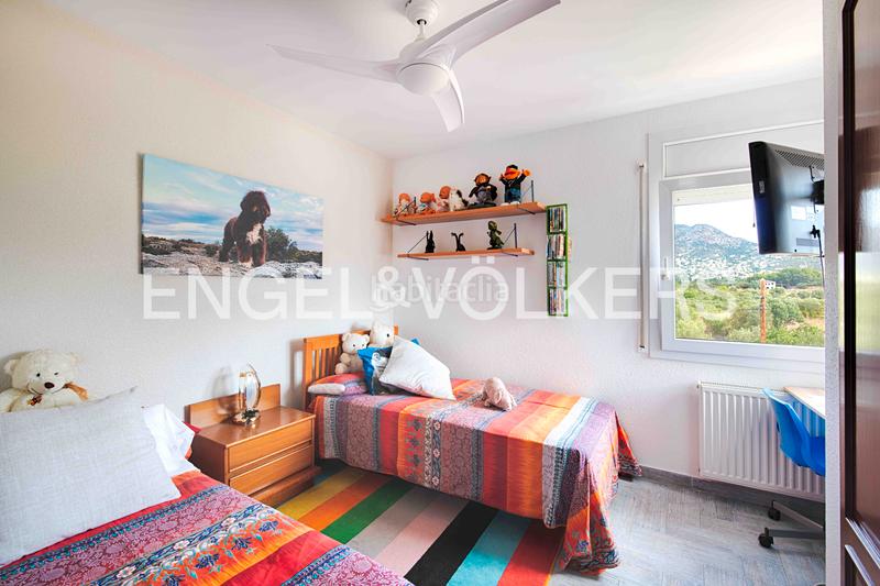 Foto 00497305-74e9-41ba-a11f-fb5c32473d93. Chalet casa con gran terreno, piscina y garaje en Roses