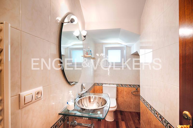 Foto 87a15074-2621-4172-b8ff-e2064e357c82. Chalet casa con gran terreno, piscina y garaje en Roses