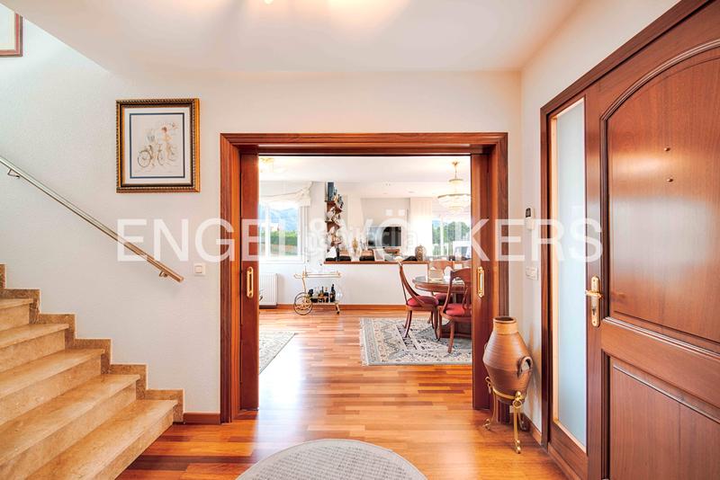 Foto f2495b84-aa07-4764-baff-af41204b5739. Chalet casa con gran terreno, piscina y garaje en Roses