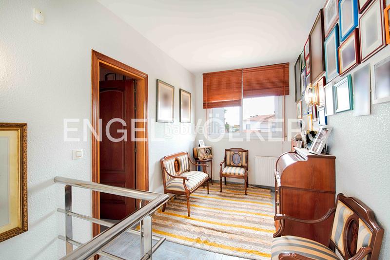 Foto fd8c166c-ffa4-47d1-a3bd-46eb9cd1e62d. Chalet casa con gran terreno, piscina y garaje en Roses