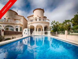 Maison  Carrer requesens. Casa con licencia turística y vistas al canal
