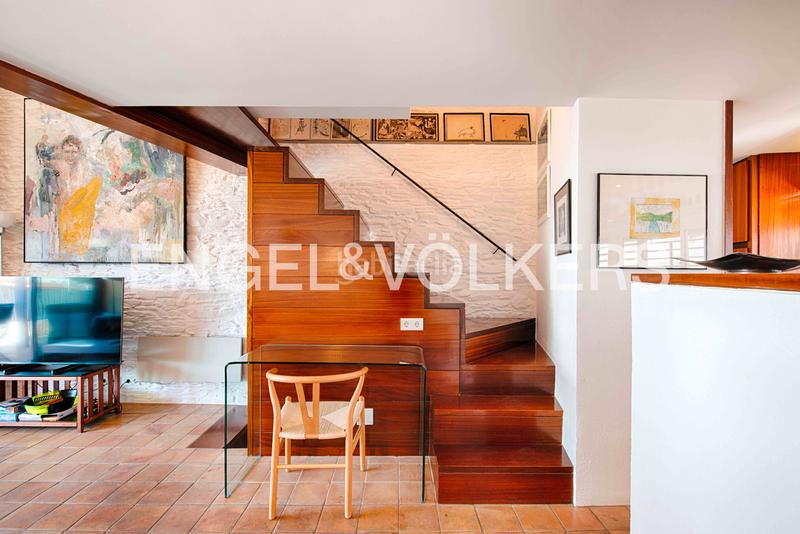 Foto 08777b59-8457-4fee-8b69-548b35bc3c83. Casa adosada casa de arquitecto con terraza y dos plazas de aparcamiento en el centro histórico en Cadaqués