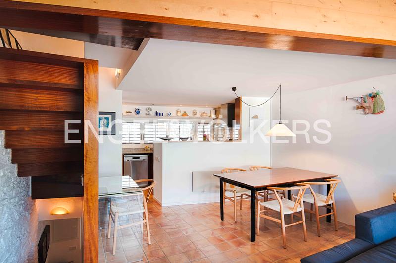 Foto 27972e74-f4bd-4001-9b92-f6c43a9b8aad. Casa adosada casa de arquitecto con terraza y dos plazas de aparcamiento en el centro histórico en Cadaqués