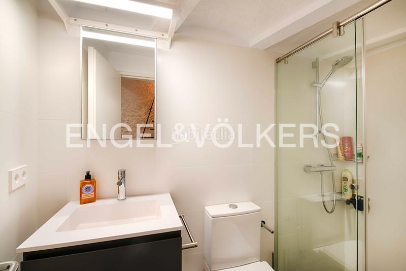 Foto 2edd1579-99c4-4dbe-9f77-61c7c8262573. Casa adosada casa de arquitecto con terraza y dos plazas de aparcamiento en el centro histórico en Cadaqués