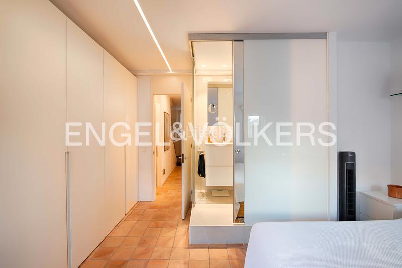 Foto aadbbb3b-172d-4b78-b94f-d0cc09cef498. Casa adosada casa de arquitecto con terraza y dos plazas de aparcamiento en el centro histórico en Cadaqués