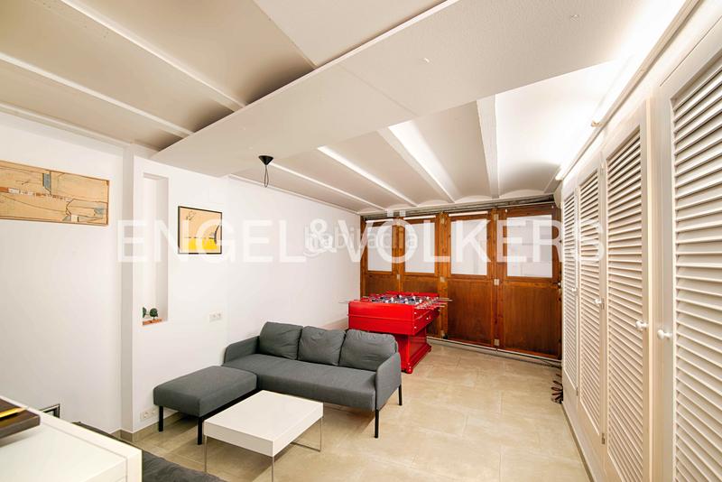 Foto ed2987d5-6c02-4ee8-bc51-baeda2e6e783. Casa adosada casa de arquitecto con terraza y dos plazas de aparcamiento en el centro histórico en Cadaqués