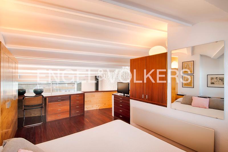 Foto ee1c4856-0a19-4b39-aa4f-417edb6302f1. Casa adosada casa de arquitecto con terraza y dos plazas de aparcamiento en el centro histórico en Cadaqués