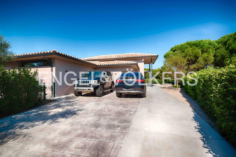 Foto 43b802f4-7d3c-4cf3-ac73-60ac9fb6ba34. Chalet with fireplace heating parking pool in Navata