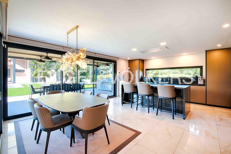 Foto 4c9f3091-7b9f-436f-82a7-c1c976d233b7. Chalet with fireplace heating parking pool in Navata