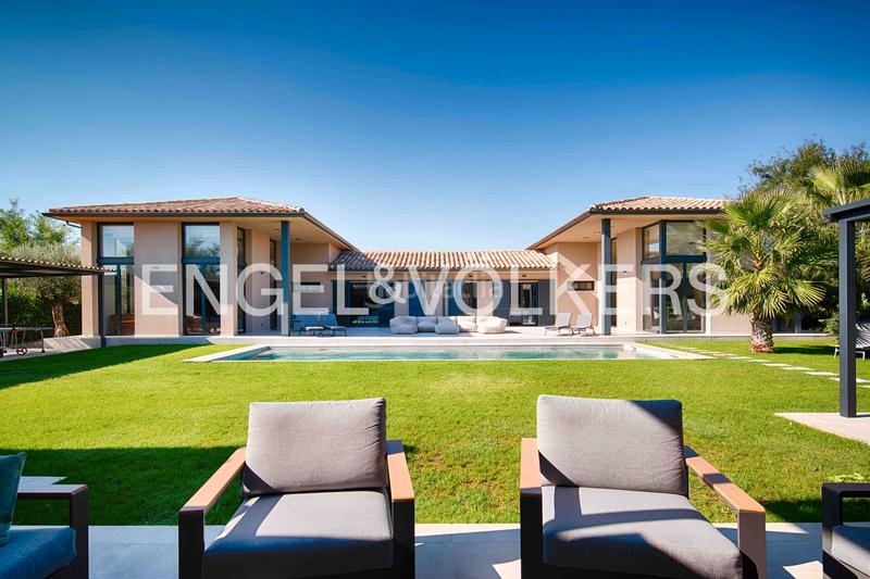 Foto a161cd4f-e849-4535-bed1-ffe8d7b14f4f. Chalet with fireplace heating parking pool in Navata