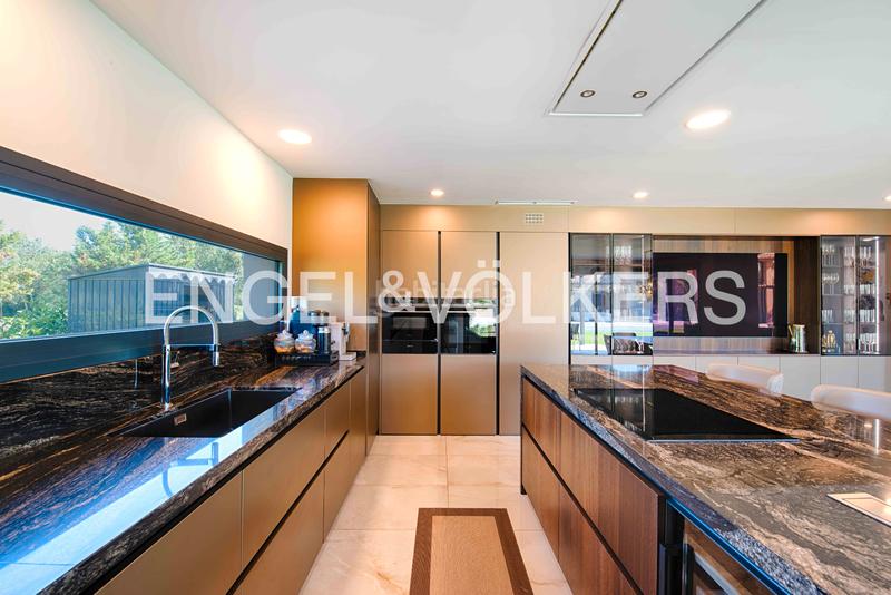 Foto a922716b-dd53-4f70-accf-2e33896a34bd. Chalet with fireplace heating parking pool in Navata