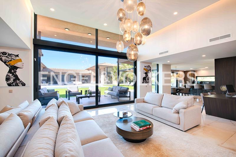 Foto bfc969cb-2b44-45ff-a425-a8e9531994fc. Chalet with fireplace heating parking pool in Navata