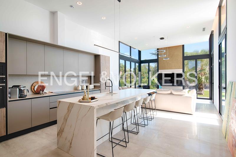 Foto d5531aa9-dc73-4e1b-a568-ded58a012fcc. Chalet with fireplace heating parking pool in Navata