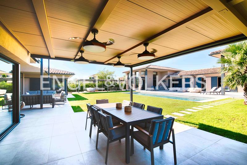 Foto fb4b45b1-26cd-4372-9490-89386d62408d. Chalet with fireplace heating parking pool in Navata