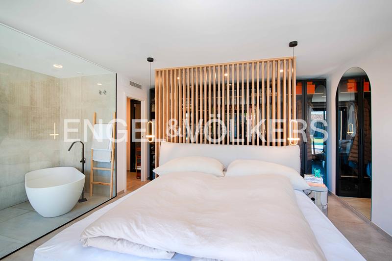 Foto fe7caafa-22c0-4696-8b8e-353461400166. Chalet with fireplace heating parking pool in Navata