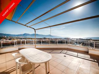 Etagenwohnung  Carrer club nautic. Ático de ensueño en primera línea de mar en el club náutico de e