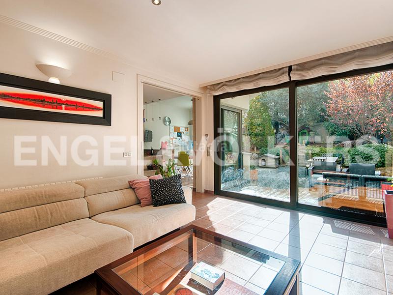 Foto 1d34e8c1-1225-4cd6-af12-54c3b316b74a. Casa a schiera con camino riscaldamento parcheggio in Figueres