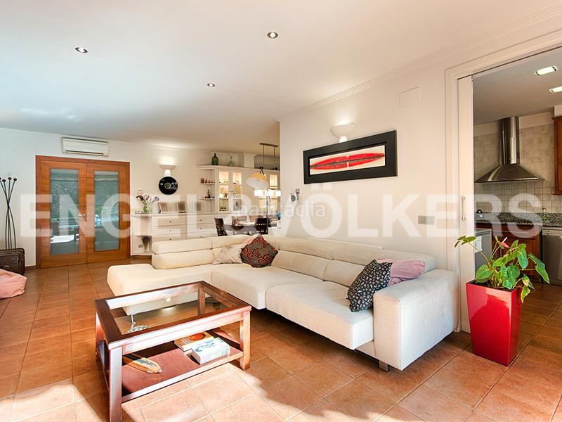 Foto 5df6e429-d831-470b-b314-ba4f21ff6fea. Casa a schiera con camino riscaldamento parcheggio in Figueres