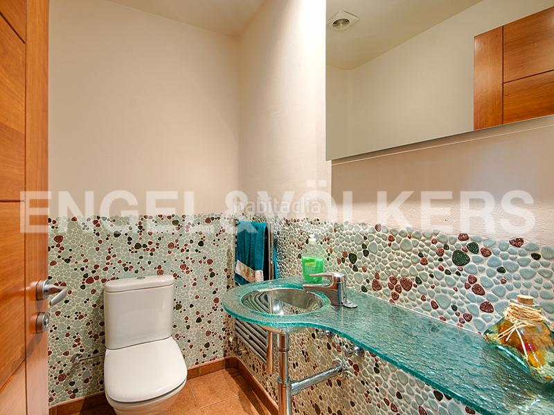 Foto bf34dced-806d-4b16-a3b0-cfe6e58b96d4. Casa a schiera con camino riscaldamento parcheggio in Figueres