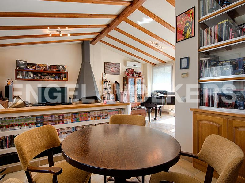 Foto cc955bb4-730e-480b-90e7-387c550e81f1. Casa a schiera con camino riscaldamento parcheggio in Figueres