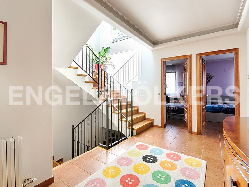 Foto fbda4d07-3535-4bdc-9c03-c0cf23d17d15. Casa a schiera con camino riscaldamento parcheggio in Figueres