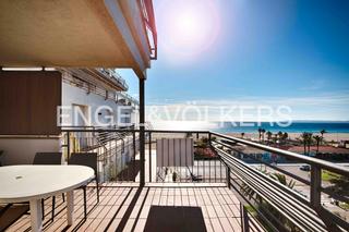 Apartamento  Carrer salins 1 línea. Apartamento en primera línea de mar con licencia turística – edi