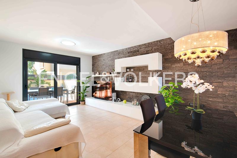 Foto 38d4c0c0-d2c1-423f-ae55-eeb679663319. Chalet avec parking piscine dans Puigmal - Mas Nou Empuriabrava