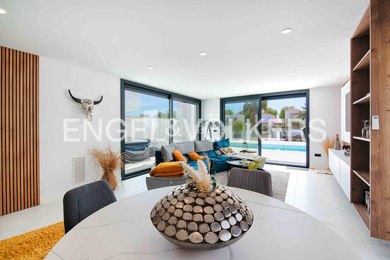 Foto 2c82e183-7f2b-433a-b356-d99c0305509c. Chalet con parcheggio piscina in Tordera - Fluvià - Llobregat Empuriabrava