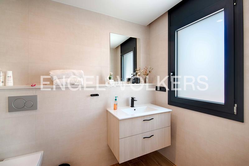 Foto 2fad8e2b-de3f-43ba-978f-5613ab7bb13d. Chalet con parcheggio piscina in Tordera - Fluvià - Llobregat Empuriabrava