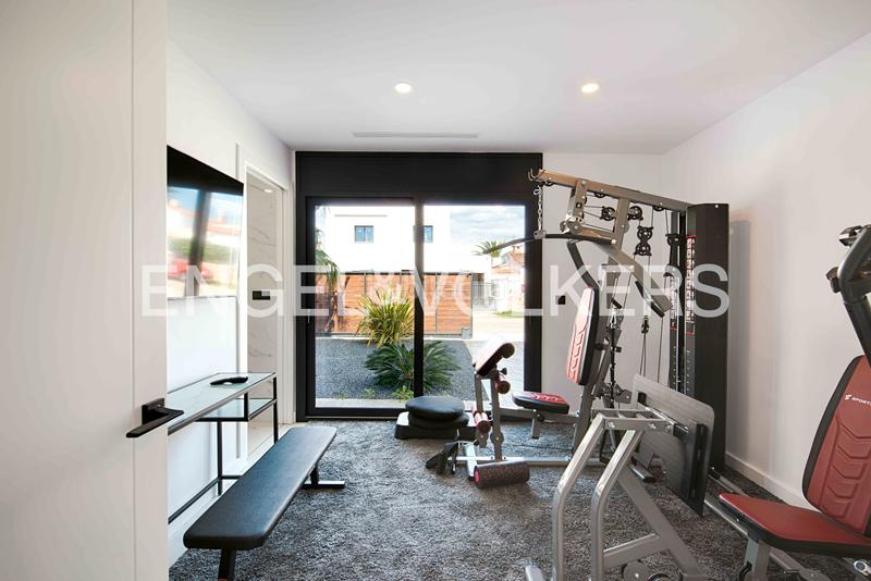 Foto 32ddebb3-4c9f-4930-87b6-ac162a04b399. Chalet con parcheggio piscina in Tordera - Fluvià - Llobregat Empuriabrava