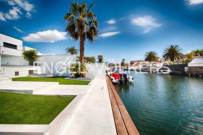 Foto 60465b0a-a59d-4127-86cb-08e1d42e476a. Chalet con parcheggio piscina in Tordera - Fluvià - Llobregat Empuriabrava