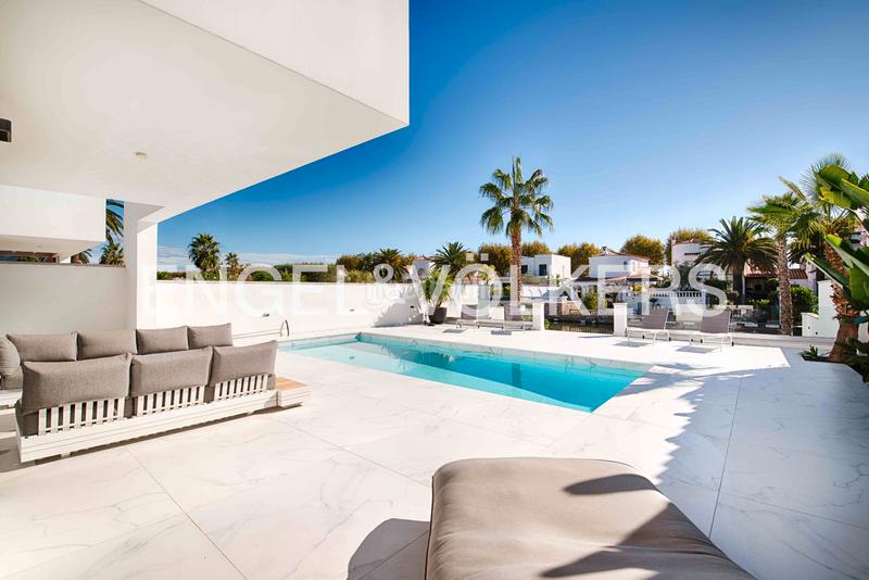 Foto 986e4850-7518-421f-981b-6ca48067b5be. Chalet con parcheggio piscina in Tordera - Fluvià - Llobregat Empuriabrava