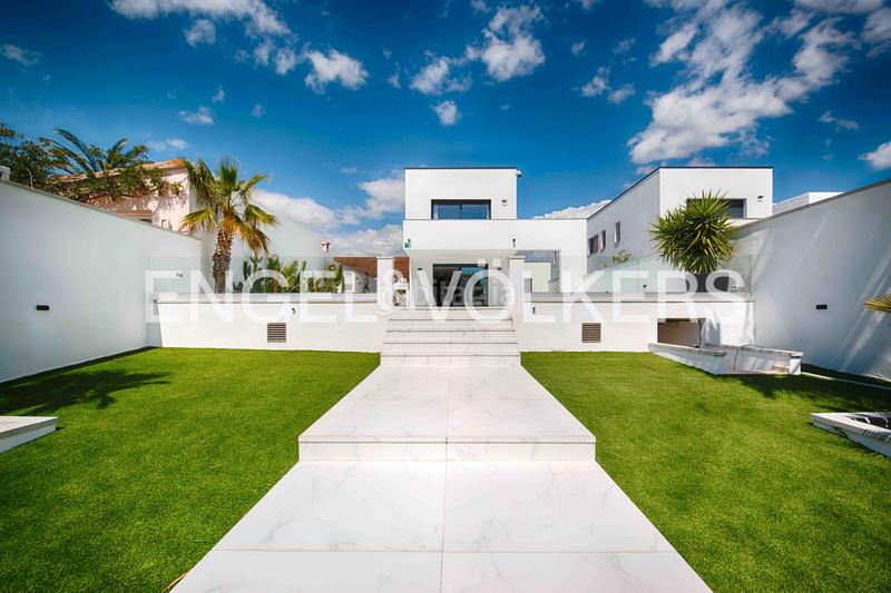 Foto 9fdf6624-4ebb-47d2-96fc-2da7e4ede105. Chalet con parcheggio piscina in Tordera - Fluvià - Llobregat Empuriabrava