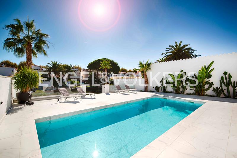 Foto dc2a4581-6eae-4717-b3bb-2e1e0ff57af4. Chalet con parcheggio piscina in Tordera - Fluvià - Llobregat Empuriabrava