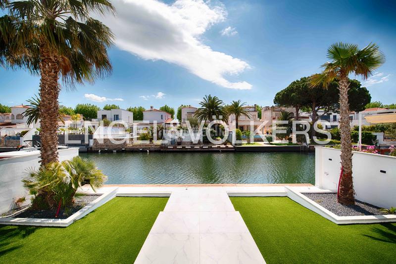 Foto ec8c3007-529e-49b4-92b9-40e9afbfbf7a. Chalet con parcheggio piscina in Tordera - Fluvià - Llobregat Empuriabrava