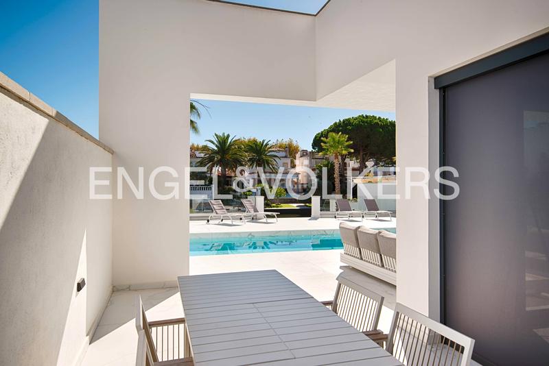 Foto fcd52165-faa8-4d20-8f45-b705aea96366. Chalet con parcheggio piscina in Tordera - Fluvià - Llobregat Empuriabrava