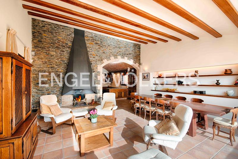 Foto 0854ad6d-68d7-487d-8c7d-d62e59370632. Chalet avec cheminée parking piscine dans Peni Empuriabrava