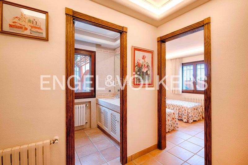 Foto 0e2c38a2-5761-4c11-99fe-e358fb1651c9. Chalet avec cheminée parking piscine dans Peni Empuriabrava