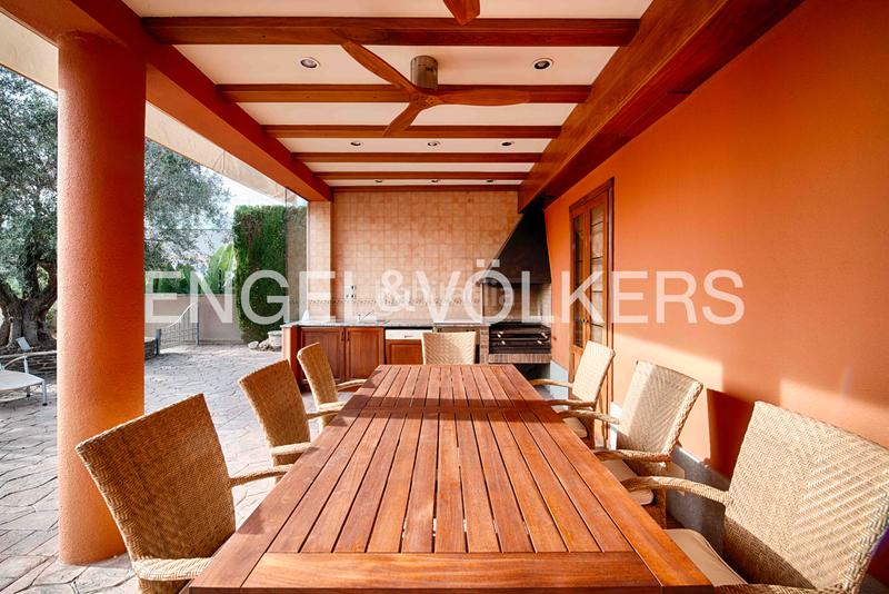 Foto a58ac7a9-aa9b-4539-ae16-b1551edfa34c. Chalet avec cheminée parking piscine dans Peni Empuriabrava