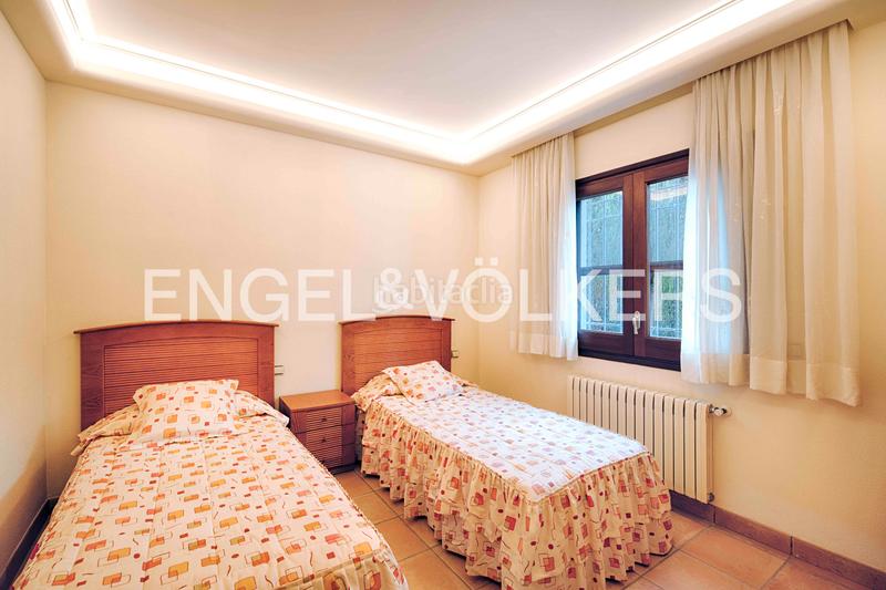 Foto a59e7e89-69dc-4108-8ef8-7547638070a2. Chalet avec cheminée parking piscine dans Peni Empuriabrava